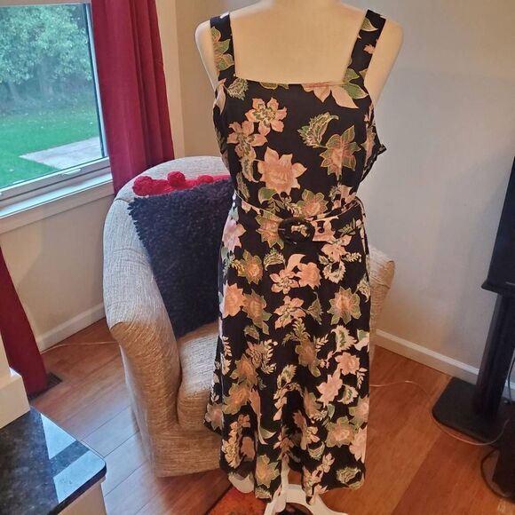 NWT Who What Wear. Black, Floral, Belted Dress Size Large - Picture 14 of 14